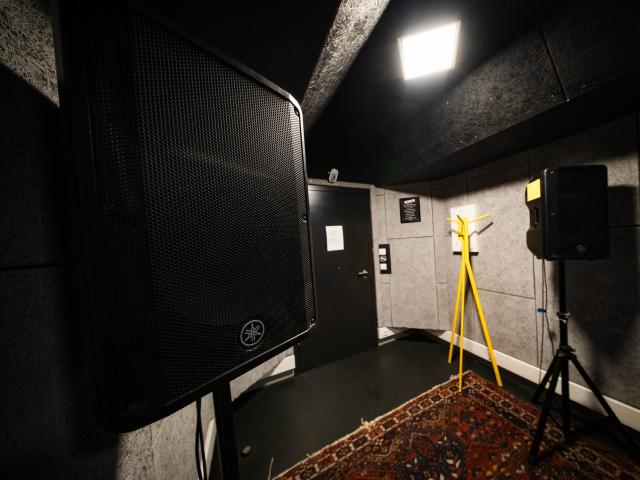 Room 19 speaker