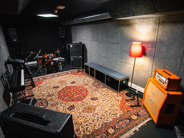 Room 12 - Pro